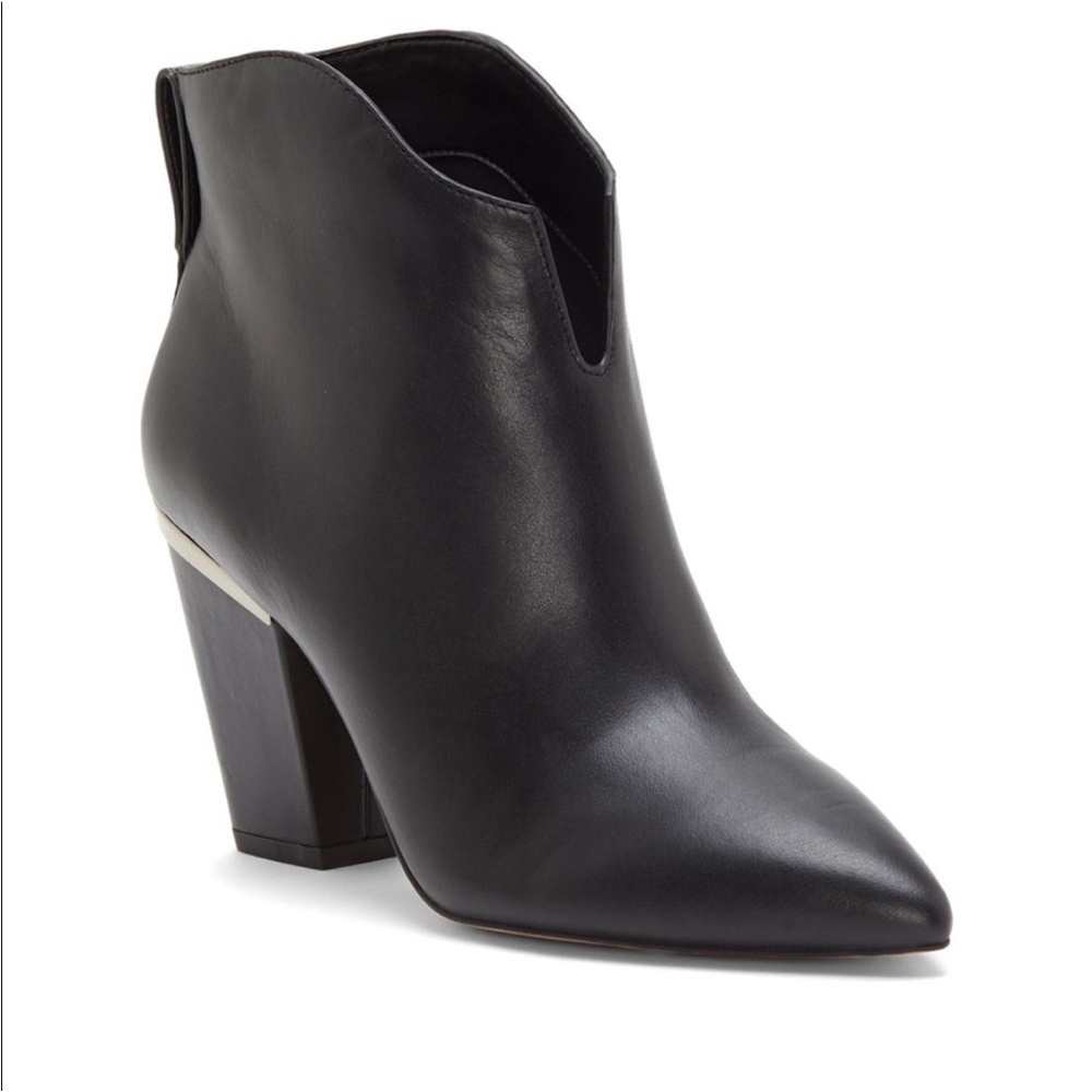 Like-new 1. State Black Leather Ankle Booties size 7.5
